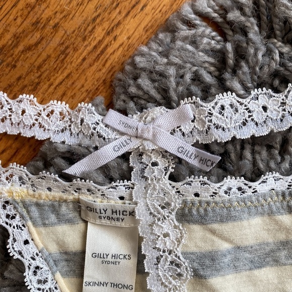 Gilly Hicks NWT Skinny Thong Bundle Size Small - Picture 5 of 9